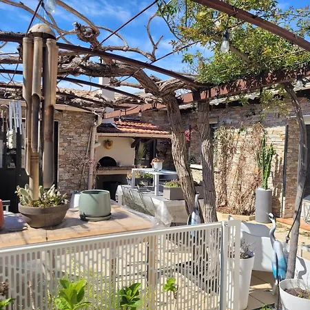 Avec Jardin A 2 Pas Des Remparts D'avignon Holiday home *
