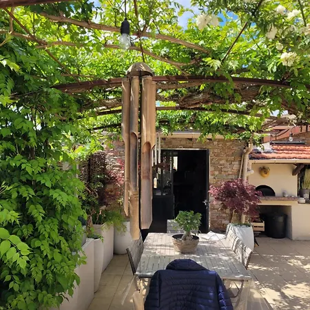 Avec Jardin A 2 Pas Des Remparts D'avignon *